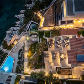 6 Bedroom Waterfront Villa with Pool in Uvala Ljubljeva near Trogir, Sleeps 12-13